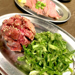 焼肉ホルモン ボンズ 池袋本館 - ネギだく上ハラミステーキ