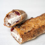 TATSU - クランベリーとクルミ(ハチミツクリームチーズ入り）