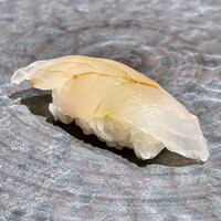 鮨なかの - ハタ。プリプリの食感が抜群。