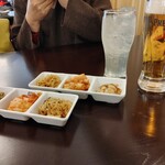 Soban Kankoku Sousakuryouri - おかず3品、生ビール、レモンサワー