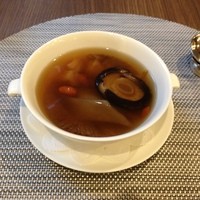 中国料理 桃李 - フカヒレ姿入り薬膳蒸しスープ