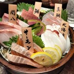 Haneuo - お刺身五種(マグロ、真鯛、イカ、サーモン、かんぱち)　2780