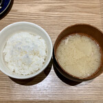 とんかつ成蔵 - 豚汁、ご飯