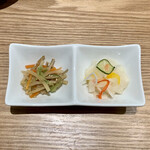 とんかつ成蔵 - ピクルス、小鉢