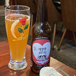Kankoku Syokudou Iru Sakaagaru - サランへビール　700円　グラスの薔薇(･･;)