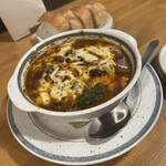 Sua.  - イカとゴロの煮込み