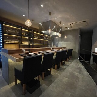 隠れ家のような落ち着いた空間で、ゆったりとしたひと時を