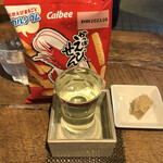 麹町いづみや しろ - カルビーかっぱえびせん、熊本 五ッ木 山うにとうふ、蓬莱 非売品の酒 VIP純米吟醸原酒 