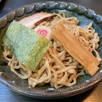 Hanabishi - ワイルドな食感の麺が特徴的です。美味しいです。