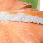 丸高寿し  - 料理写真:鱒の寿し