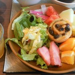 SEASIDE RESTAURANT SACHI TOKYO BAY - サラダ＆フルーツ盛り合わせ