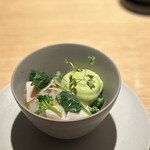 マンサルヴァ - 貝の旨味と歯応えを絶妙に活かして、ブロッコリーのムースで爽やかにいただく冷前菜、素晴らしい♪