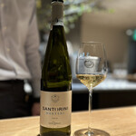 マンサルヴァ - サントリーニ島のニクテリ。この日の感動マリアージュNo.2はこちら！
      品種はまったく知りませんが、旨味、塩味、ハーブ感や苦味が複雑に絡み合って、なんとも完成度が高い♪
      だけじゃなく、牡蠣に合い過ぎ！！