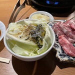 ジンギスカン羊羊亭 - キャベツはサービス