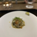 齋華 - 鮑麺　下に肝ソース