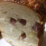 もりの下のパン店 - 断面図