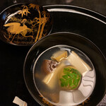 料亭か茂免 - 鮑と牡蠣の肝真薯、鮑やわらか煮、たけのこ、原木椎茸