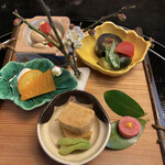 Ryoutei Kamome - ・丹波篠山白大豆含め煮、梅人参含め煮
      ・鰊昆布巻、茄子含め煮、絹さや
      ・麩安倍川、お多福豆あま煮
      ・金柑チーズ、ミモレットチーズ、赤蕪椿