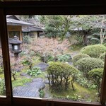 料亭か茂免 - 手入れも行き届いています。