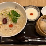 Kayu Sanchin - 五穀の生姜サムゲダン粥