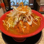 味噌ラーメン専門店 ミソウソツカナイ - スパイスカレー味噌ラーメンにトッピングで極太メンマ