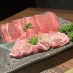 焼肉鍋問屋　志方 - 