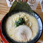 横浜家系ラーメン 吉岡家 - 