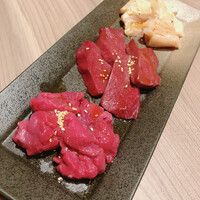 近江うし焼肉 にくTATSU 渋谷店 - ホルモン3点盛り 2,090円