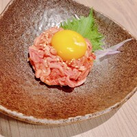 近江うし焼肉 にくTATSU 渋谷店 - にくTATSUユッケ(タレ）1,650円