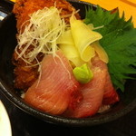 新潟市中央卸売市場誠食堂 - ブリ三昧丼