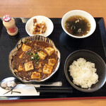 紅葉亭 - マーボー豆腐セット850円（ごはん半分の半分）