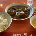 伊豆天山 - 豚バラの角煮 1090円。