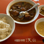 伊豆天山 - 豚バラの角煮 1090円。