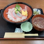 市場の食堂 金目亭 - 金目三色丼(1600円)