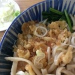 翁そば - 老舗天ぷら店から仕入れている揚げ玉！