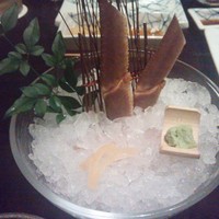 かに道楽 新宿本店 - 花氷☆これから身を取り出します。