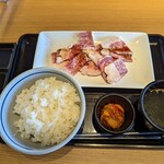 幸せの焼肉食べ放題 かみむら牧場 - ワンコイン