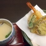 割烹海席 伊くま - 茶わん蒸しと天ぷら盛り合わせ