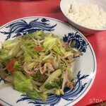 空海 - 肉野菜炒め（半分はテイクアウト）と小ライス