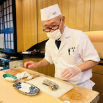 山玄茶 - 手に臭いがついて大変なので手袋をしますね(´ヮ｀;)と苦笑いの大将♡