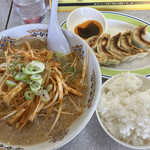 麺屋めん吉 - ネギみそラーメン+餃子半ライス　1,180円