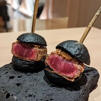 個室焼肉 富士門 恵比寿 - 極上ヒレカツバーガー