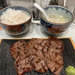 Date No Gyuutan Hompo - テールスープ＆ずんだ餅＆牛タンの佃煮