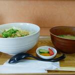 小さな食堂 ヒロ - 生姜焼き丼 (税込)580円 ※正面から (2023.02.21)