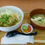 小さな食堂 ヒロ - 生姜焼き丼 (税込)580円 (2023.02.21)