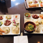 ALL FLAGS(神戸メリケンパークオリエンタルホテル) - 写真以外にも、ビーフシチューやスープ系の料理がまだまだあります。