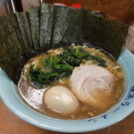 中盛り山賊ラーメン