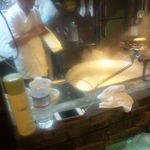 Toushoumen Shuka - 刀削麺を作ってる