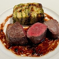 アーティショー - 蝦夷鹿のロースト、ちりめんキャベツとフォアグラのテリーヌ