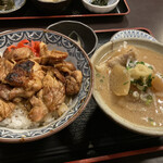 炭火焼鳥　母家 - 焼き鳥丼に豚汁